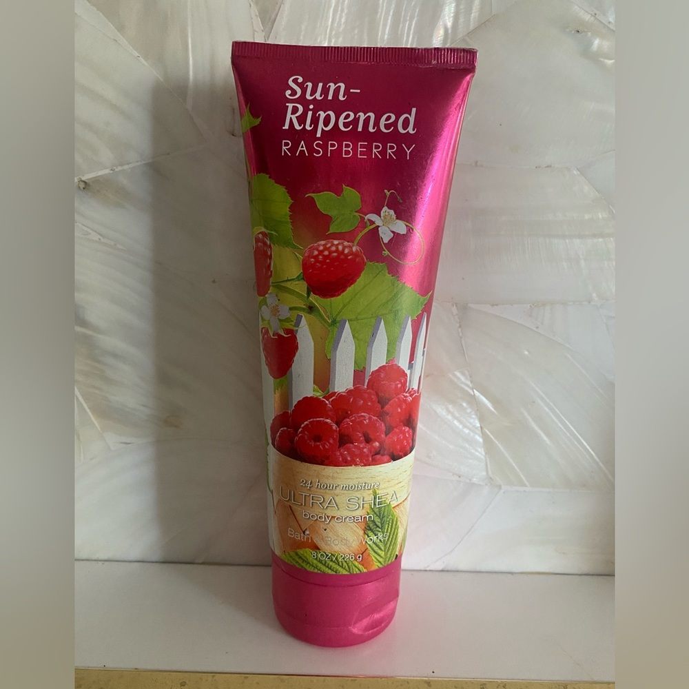 NEW BATH & Body Works Sun-Ripened Raspberry Ultra Shea Body Cream FULL SIZE